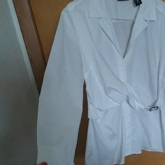 White top - Picture 6 of 6